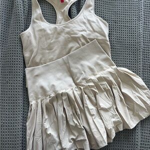 Wilson tennis outfit